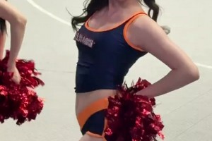 真得現(xiàn)場(chǎng)支持吧????廣州龍獅啦啦隊(duì)熱舞，這顏值身材太頂了~